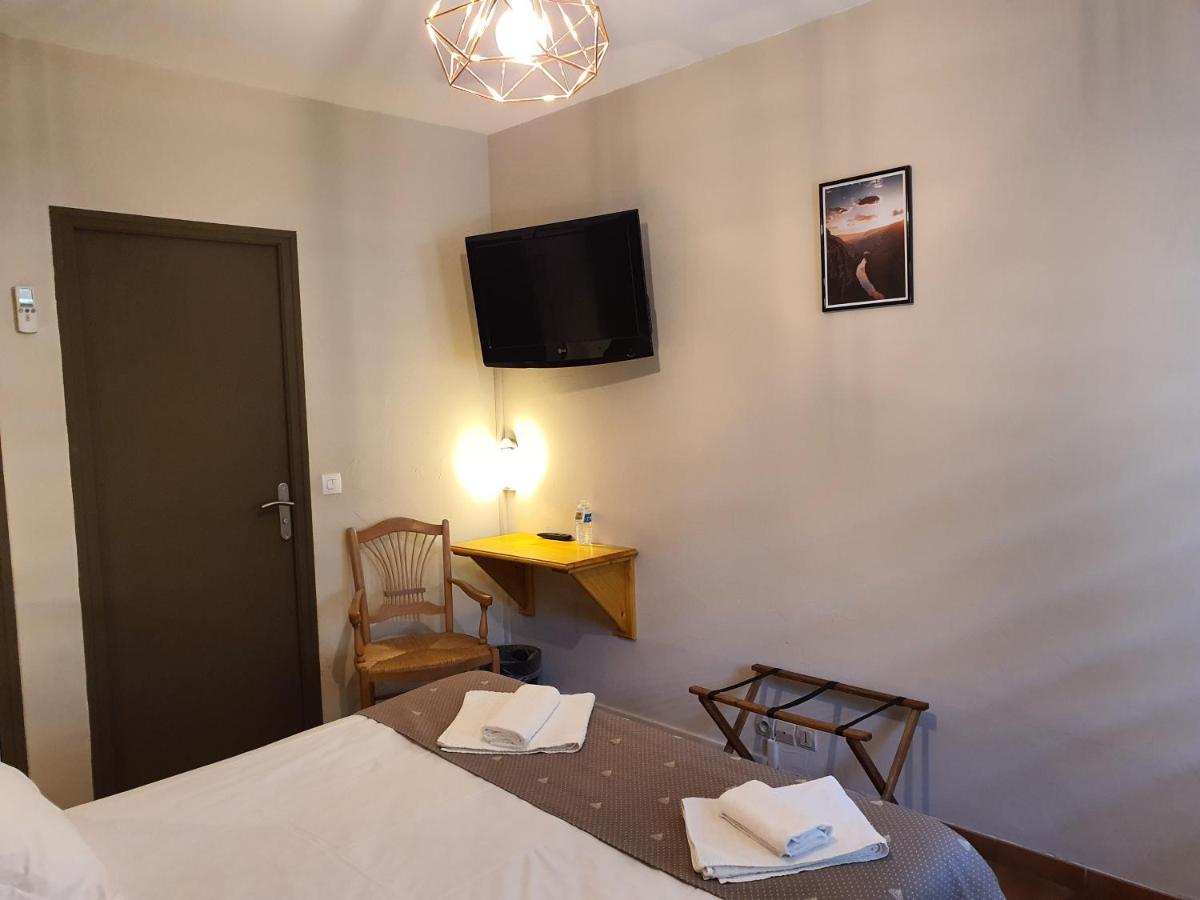 Logis Hotel Restaurant L'Escarbille Saint-Martin-dʼArdèche 외부 사진